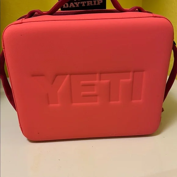 YETI daytrip Lunch box nwt - Picture 2 of 9